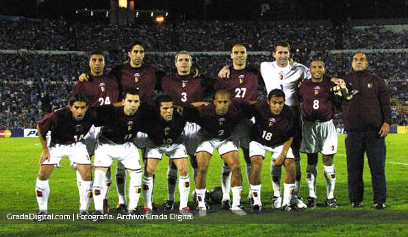 AlexYanez_FC's tweet photo. Un día de estos los venezolanos debemos hacerle el homenaje que se merece a aquella generación X que tuvo la tarea más difícil, en medio de tantas adversidades, rescatar y dignificar el fútbol venezolano. Aquellos que sembraron las futuras generaciones, los del "Boom #Vinotinto". https://t.co/yV4jIx1I4A