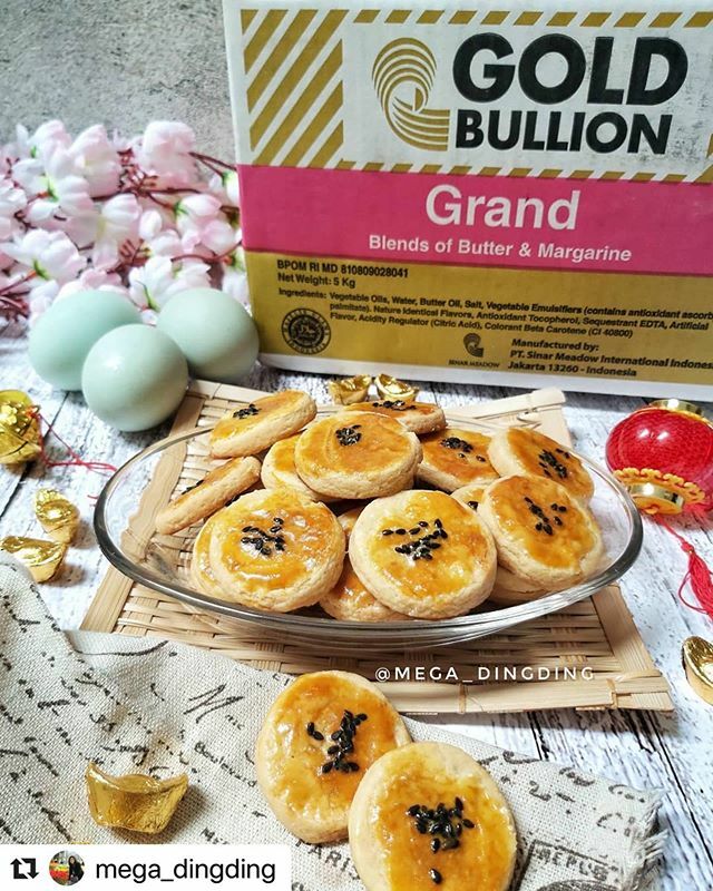 SinarMeadow's tweet photo. #Repost @mega_dingding with @make_repost
・・・
Selamat Soree...met ngemil ya...
GOLD BULLION Grand dari @sinarmeadow adalah campuran mentega dan margarine, praktis bangettt ya moms.....jadi kita gak perlu repot2 timbang margarine berapa gr, mentega ber… https://t.co/mW2jqPgof1 https://t.co/ItBNV2chqG