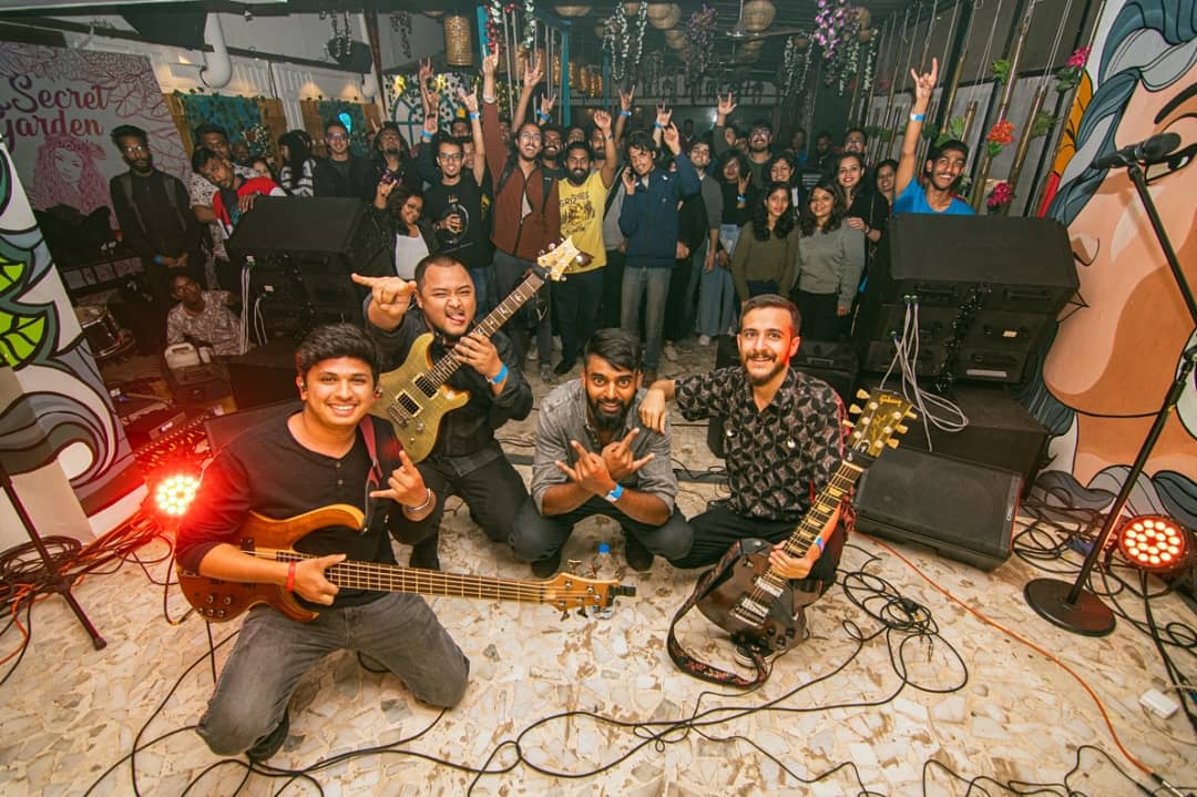 PineconeRecords's tweet photo. What can be better than the majority of #Pune independent scene showing up for the first edition of #PineconeLive featuring the killer lineup of @TheRsnbleHope @CTeapot and @AMutualQuestion !

Picture Credits : @mikig2
#postrock #postrockdiscovery #postrockband https://t.co/VxcyLCy2kH