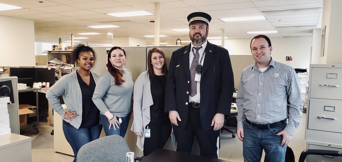 ChristieMatz's tweet photo. It was a pleasure working with Metra and helping them onboard on to Firstnet.  

⁦@michelleeolea⁩
⁦@CJ_PriceGLM⁩
⁦@wilmer_mondesi⁩ 
⁦@PaulaVofGLM⁩
⁦@GreaterLakesMkt⁩

#Skokie
#WeAreGLM
#FirstNET https://t.co/oqDnKUTaFH