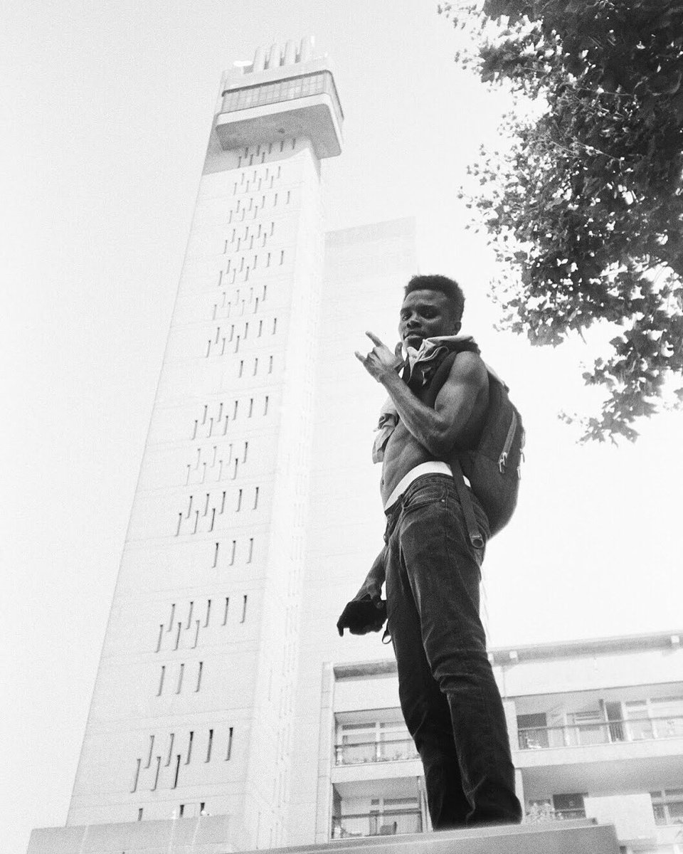 AMEXXV's tweet photo. @tayojunior the shot.                      the shooter. https://t.co/tICUoFe0CM