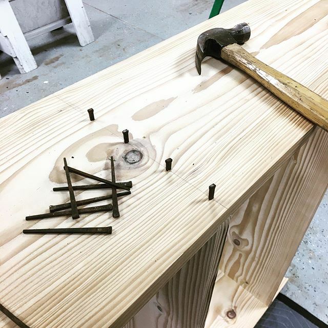 bryson_kennedy's tweet photo. Working on some handtools skills with this bookcase built using hand tools #woodworking #handtoolwoodworking #traditionalwoodworking #bookshelf https://t.co/so3rxqr3cF https://t.co/JGu1Xo2pbW