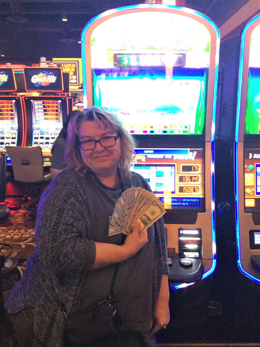 GunLakeCasino's tweet photo. Julie from Hamilton won $1,361.45 playing Reel em In. Congratulations Julie! #GLCWinner https://t.co/tjdT6uZYdA
