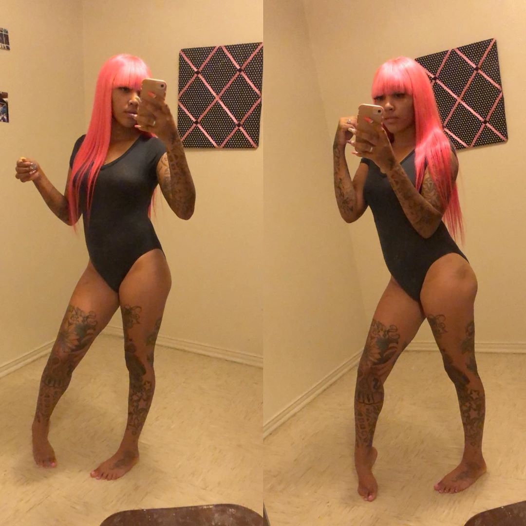 BitchPinkyy's tweet photo. Should’ve been a ballerina the way I be on my tippy toes 🤪💕 https://t.co/64XhHSBfey