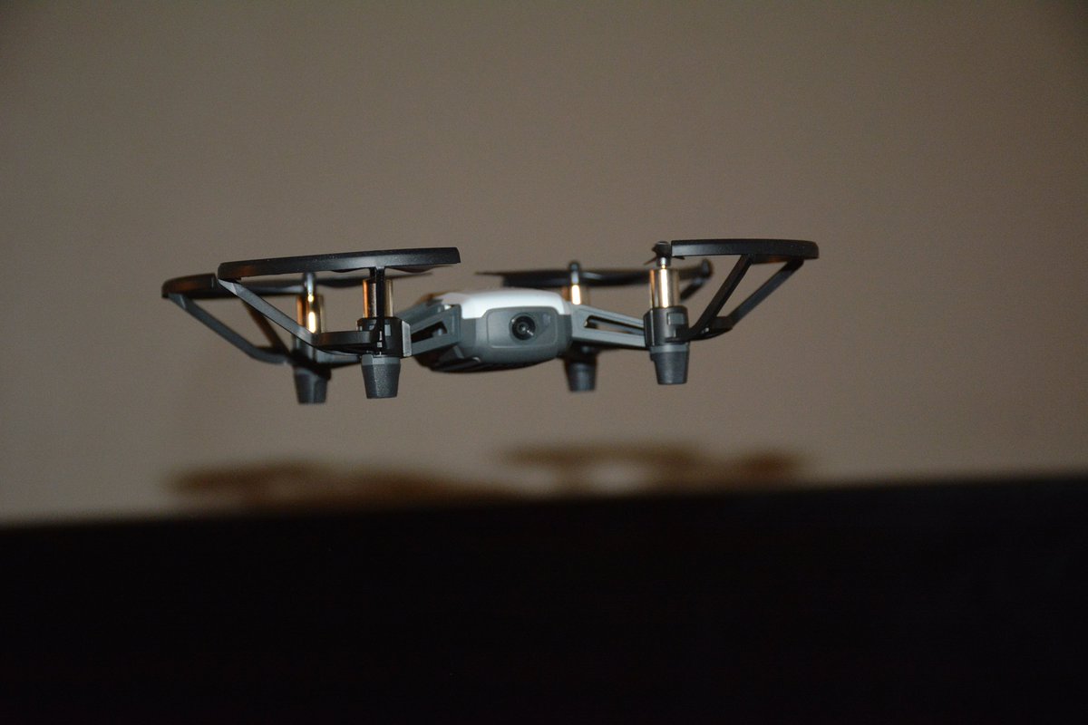 fourtybee's tweet image. Tello drone in flight