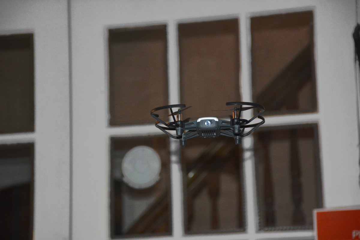 fourtybee's tweet image. Tello drone in flight