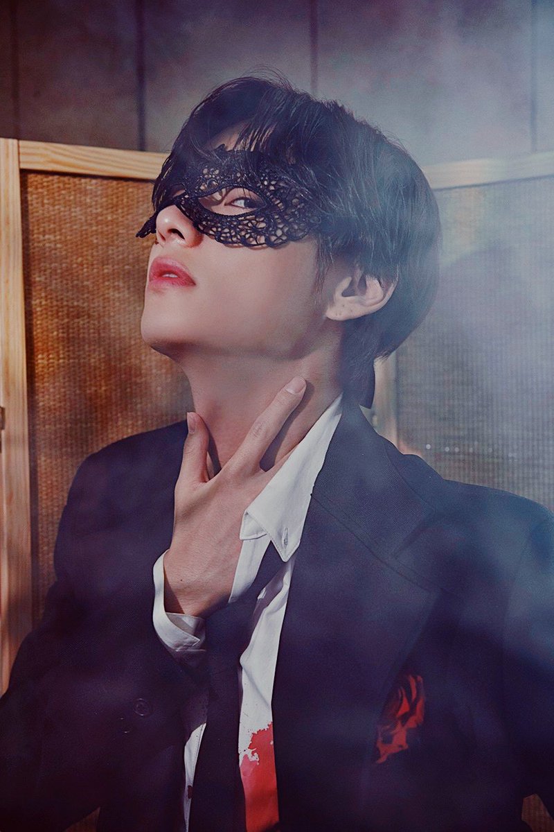 bubbletaejk's tweet photo. this shows why color grading is so important. images and videos provide a foundation but color grading can tell so many different versions of that story. it’s an art. #bts https://t.co/zmV0tr9OSw
