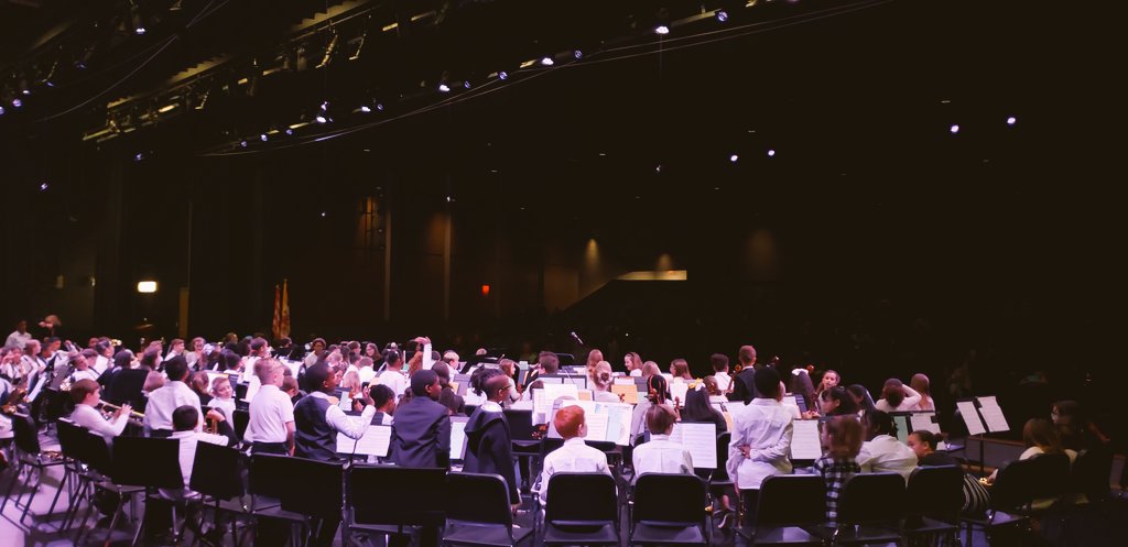 MrLWFMSBand's tweet photo. Love the energy in FHS right now before the Elementary Band Concert! Good Luck #FutureCadets #WeAreVPA https://t.co/gqj2m5Ni6u