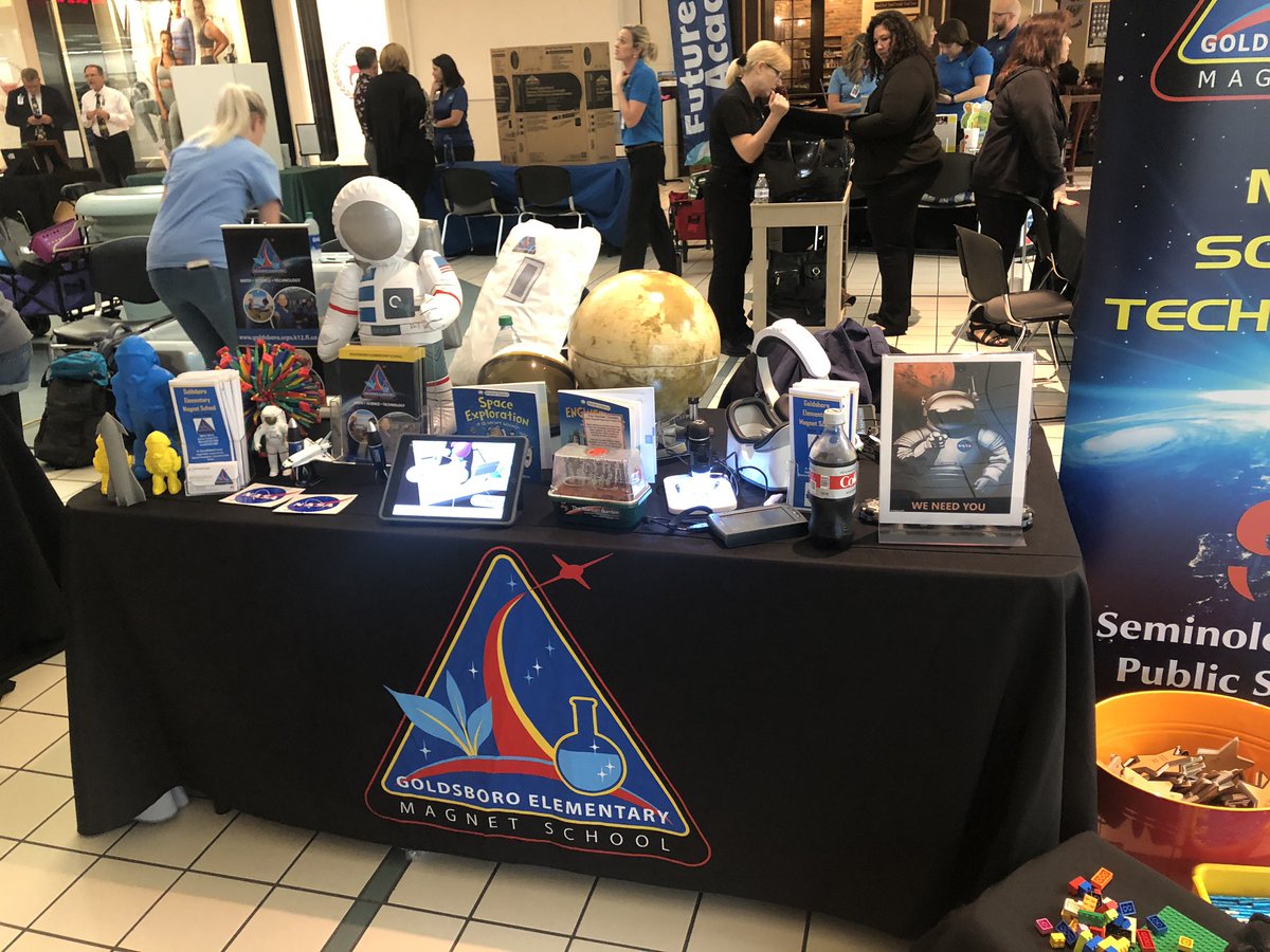 GEMS_SCPS's tweet photo. We had an amazing time sharing with the community all the great things that happen at Goldsboro during the Magnet Night at the Seminole Towne Center.  @SCPSInfo @scpselementary https://t.co/u7lf1JItKF