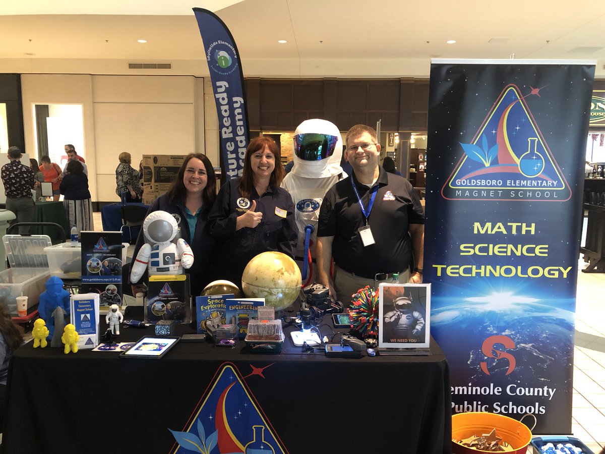 GEMS_SCPS's tweet photo. We had an amazing time sharing with the community all the great things that happen at Goldsboro during the Magnet Night at the Seminole Towne Center.  @SCPSInfo @scpselementary https://t.co/u7lf1JItKF