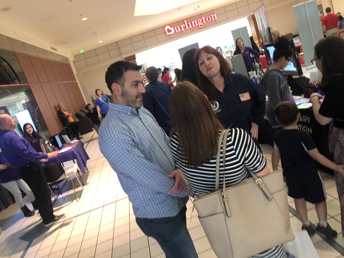 GEMS_SCPS's tweet photo. We had an amazing time sharing with the community all the great things that happen at Goldsboro during the Magnet Night at the Seminole Towne Center.  @SCPSInfo @scpselementary https://t.co/u7lf1JItKF
