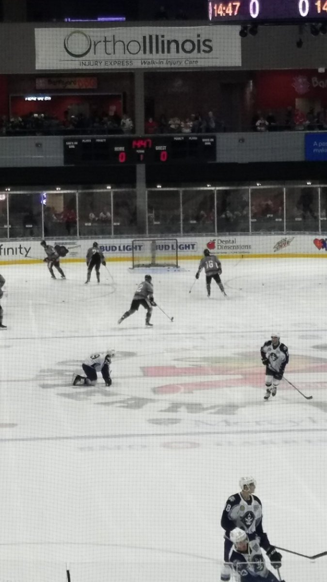 jonesbailey_'s tweet photo. The Gray Threads😍😍 @goicehogs https://t.co/GayVjzZvxu