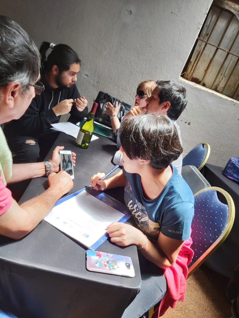 Estudiantes de Diseño Gráfico crearon la marca de viñateros del Valle del Itata👏🏻👏🏻👏🏻

✅ Escuela con más de 50 años de trayectoria
✅ Ofrece opción de Salida Intermedia de Técnico/a de Nivel Superior en Producción Gráfica
✅Se imparte en nuestra Sede Chillán.
#AdmisiónUBB2020