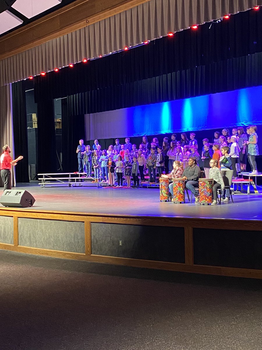 Team Believe filling the Centene with some beautiful sounds! <a href="/KnightsR7/">Farmington Knights</a>