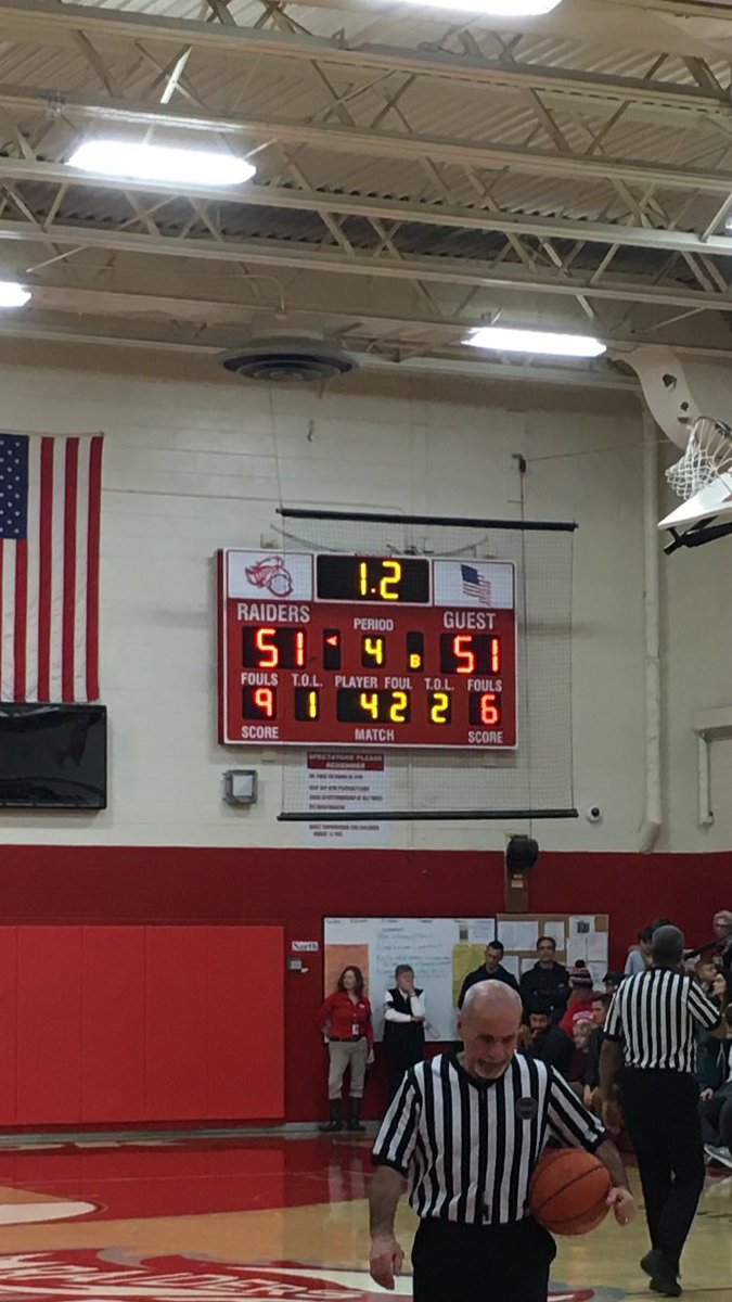 RH_Athletics's tweet photo. Zack ties it up with 1.5 to play!  @RH_Basketball @rhcsd https://t.co/QGpRa7tk7t