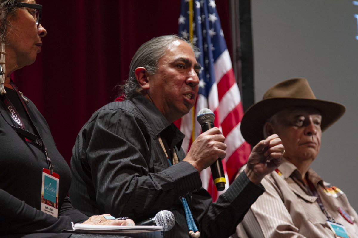 Center4Native's tweet image. Presidential candidate, Mark Charles (Navajo Nation) sat on a panel with tribal leaders and youth to discuss topics of climate change, water rights and sovereignty, among others. 
#NativeForum #NativeVote #NativeVotesCount #NativeVote2020
📷: @Jarrette_Werk