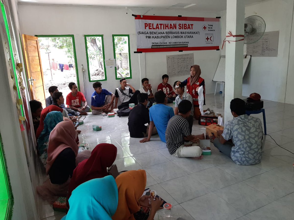 pmintb_'s tweet photo. Pelatihan Sibat di Desa Loloan, Lombok utara telah dilaksanakan sejak 9 Januari s/d 14 Januari 2020, selama pelatihan peserta dilatih terkait Kesiapsiagaan bencana, Cara menggunakan aplikasi OSM Tracker, dan Pertolongan Pertama saat darurat bencana.
#PMIsiapbantu #NTBbangkit https://t.co/xVgq2GfdBN