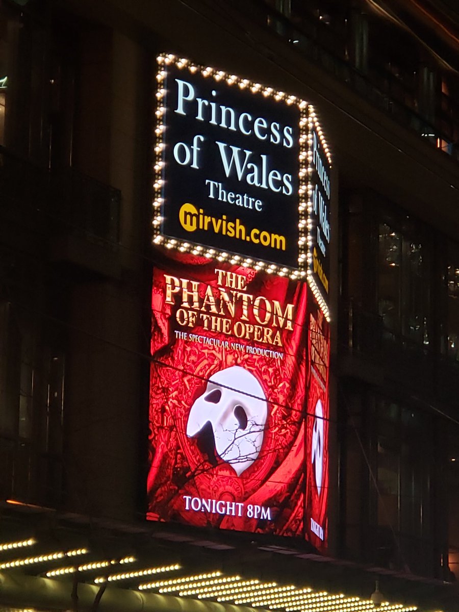 LisaKresky's tweet photo. I'm striving to do at least 1 activity a week outside my regular routine.  2020 Week 3 Activity = Phantom of the Opera #livinglifetofullest #Toronto #phantomoftheopera https://t.co/sBpFS2v27n