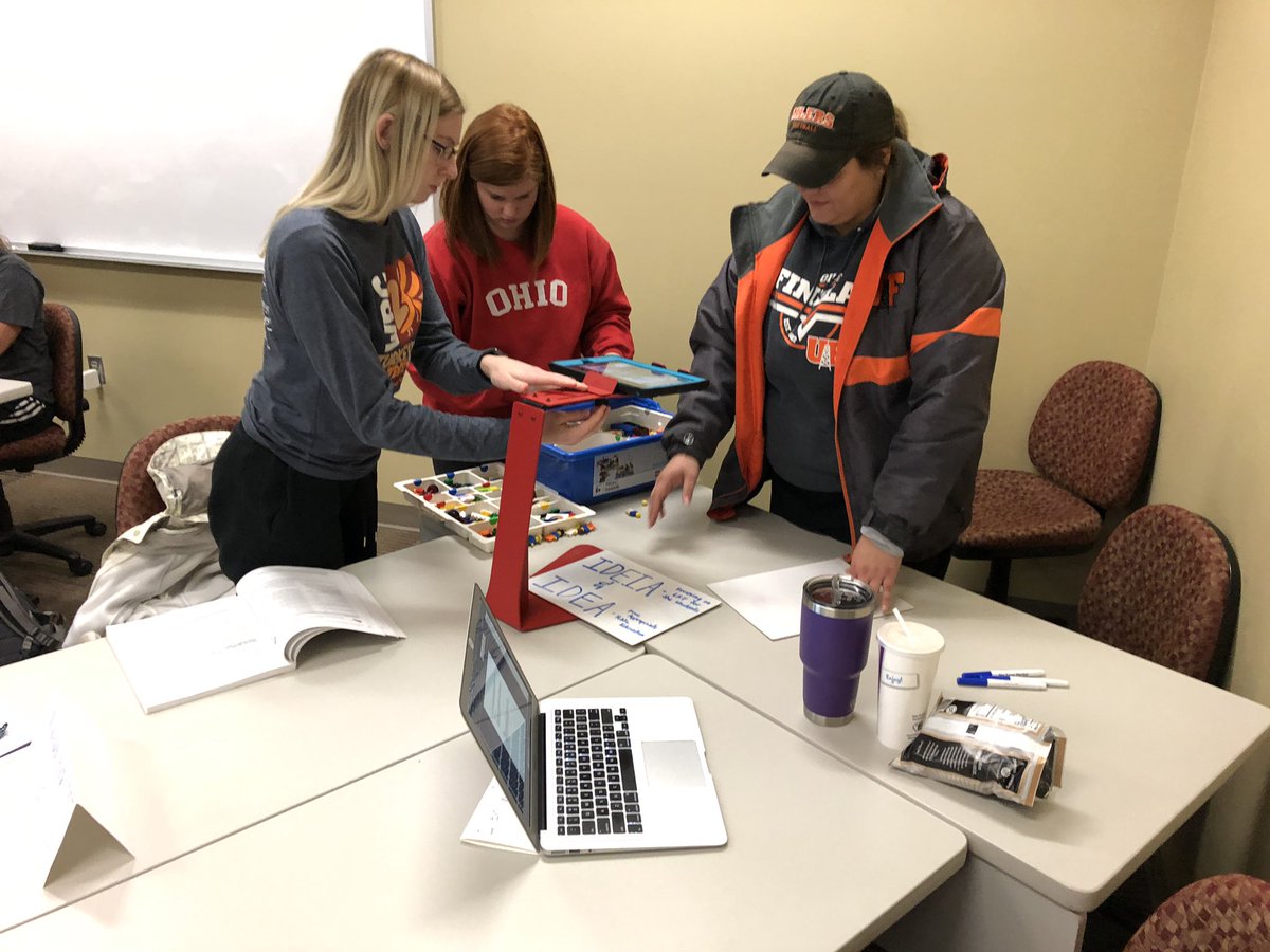 tonya_thorbahn's tweet photo. Ss in #UFcollab create #stopmotion videos to help understand Special Education laws. @UFindlay_COE #OilerProud https://t.co/1kDFT0FnQV