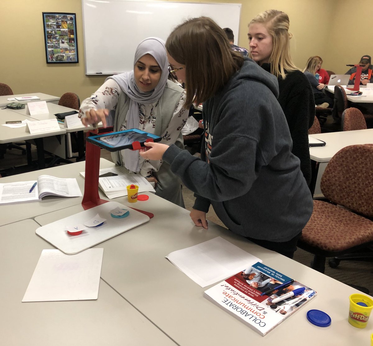 tonya_thorbahn's tweet photo. Ss in #UFcollab create #stopmotion videos to help understand Special Education laws. @UFindlay_COE #OilerProud https://t.co/1kDFT0FnQV
