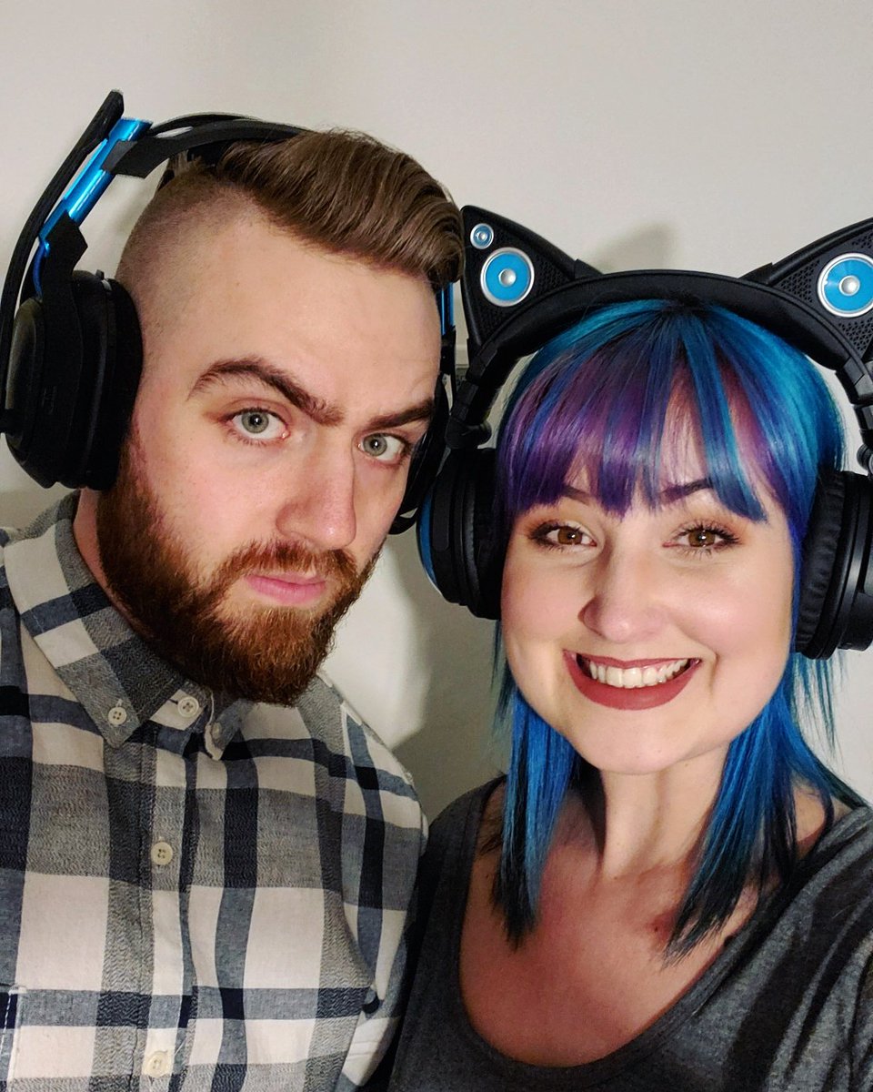 Zekwas1's tweet image. Starting up the evening stream tonight with the #wifetobe 
Check us out. Playing some #apex then we may mix it up! 
Come play. Drink. Laugh. Never a dull moment when this one is next to me!!
LIVE NOW!
.
.
.
#beAVID