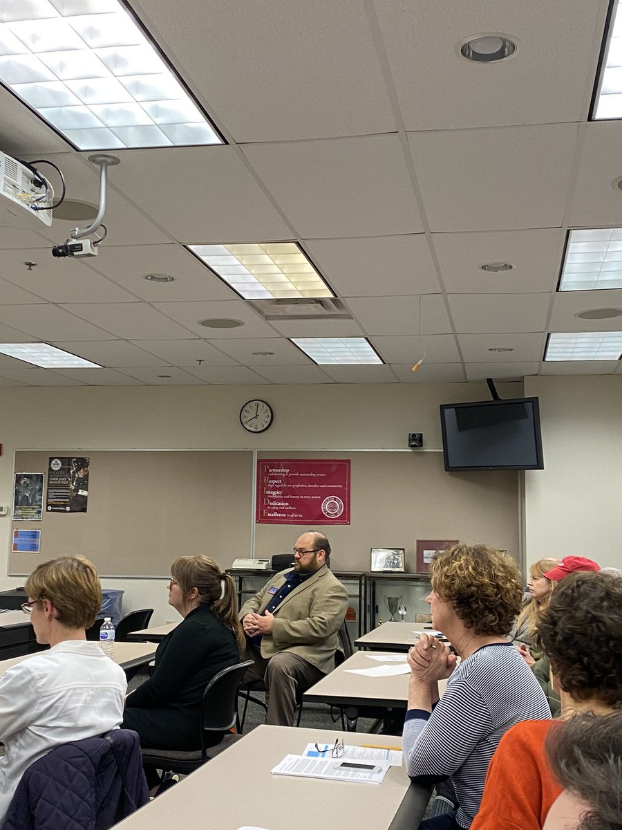 AdkinsForOhio's tweet photo. Great night at the @DAProgressives meeting! Always a great time engaging with friends and local activists. https://t.co/3vRopd3cEP