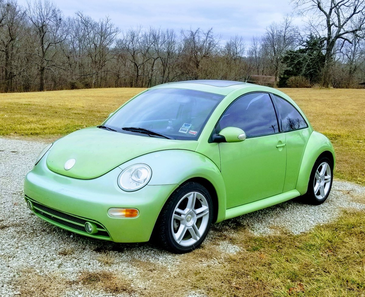 iceman_23's tweet photo. 2005 VW Bug for sale in Springfield, MO area: https://t.co/0UKlyMgVwC https://t.co/spYtWuCIOF