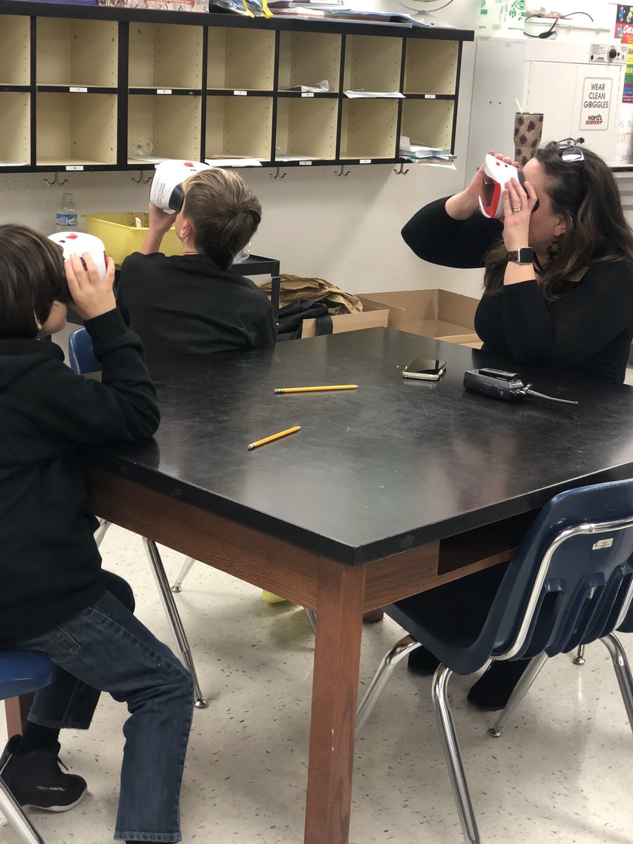 Debragrose's tweet photo. Everyone (Mrs Landrum included) loves Google Expeditions. Learning about fossil fuels #desisbest @DESDolphins https://t.co/ixzzmbRgpw