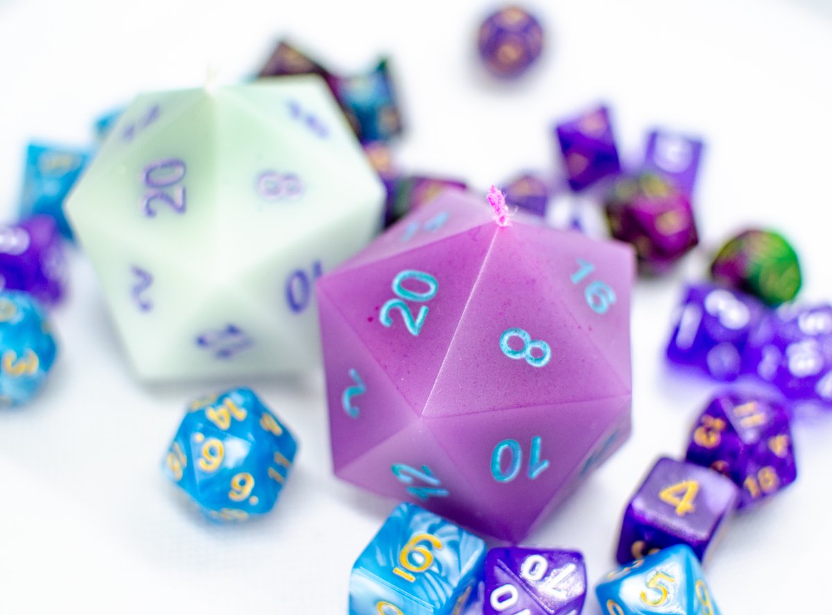 CraftCandles's tweet image. Ok!  Here it is!  The giveaway I promised!  Up for grabs is two D20 candles in pale blue &amp;amp; warm purple.  The blue is vanilla, and the purple is lavender.
To enter:  
🦄Retweet this post
🦄Tell me about your favorite #DnD moment

Not required, but appreciated: Give me follow =)