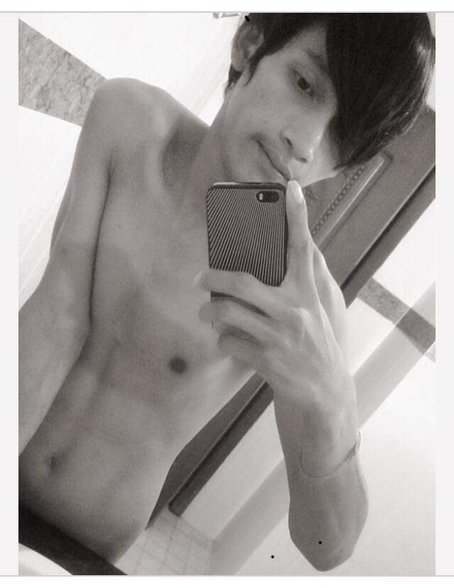 ahtra20's tweet photo. គេងម្នាក់ឯង តោះ អ្នកកំពង់ចាម តោះវ៉ែឡើងពីរអ្នកញ៉ុម https://t.co/MCOBn9sKeJ
