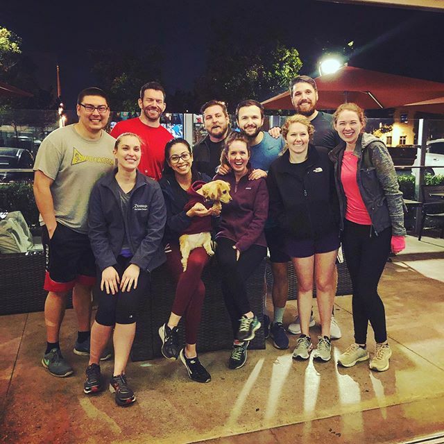 CraftRunnersOC's tweet photo. This crew. Closing the place at Left Coast. 🍺❤️🥇
#community #beerrunners #RunSquad #ocrunning #OCRunning #fitness #fun #10K #5K #OCCR #livetorun #running #instarunners #runlocal #Orange  #newbieswelcome https://t.co/BpIkxoE9AE https://t.co/xECccHAk4L