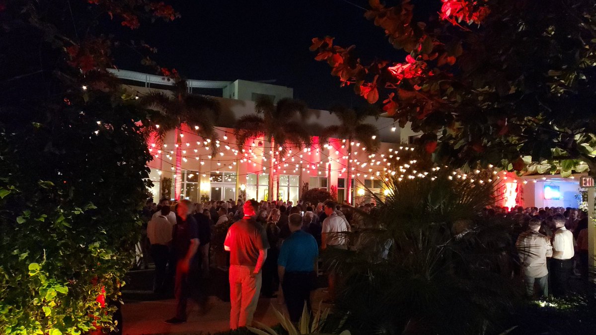 HarcoMATM's tweet photo. #STMA2020 reception @FieldExperts https://t.co/RmCdSI24iM