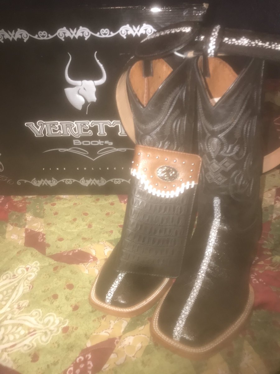 479Paco's tweet image. My brother left bday present from me StingRay Material something different from all that alligator and leather shit🔥💯🙏🏼💪🏽💣🥊🎱
