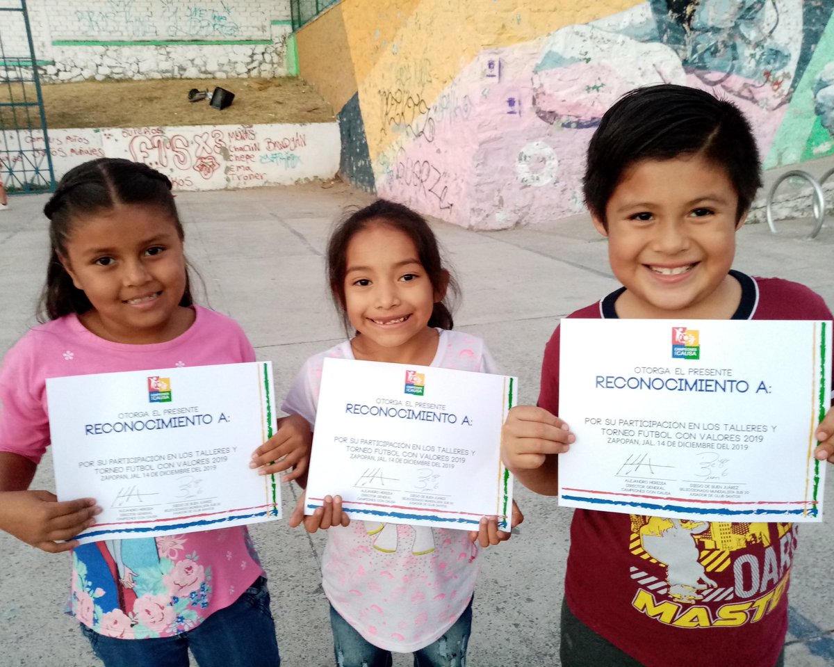 campeonescausa's tweet photo. Para tener un Mejor país debemos trabajar desde la bases, fomentandoles Valores, Vida Sana y Brindándoles Oportunidades con objetivos a largo plazo y trabajando en equipo #FutbolyValores #TalentoConValores https://t.co/NwXJN5t2ud