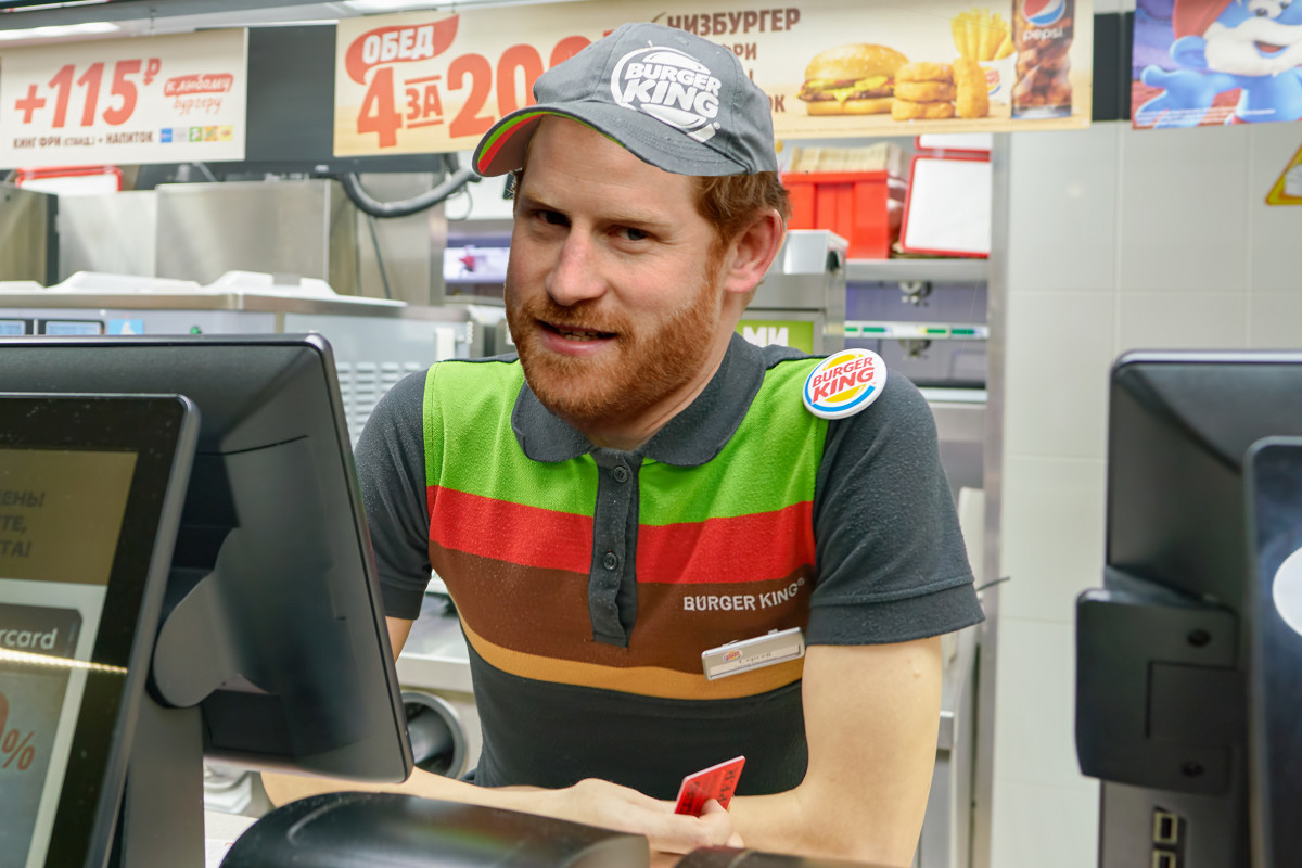 PageSix's tweet photo. Burger King is offering Prince Harry a job https://t.co/TQVA1YaueI https://t.co/p9MgsO4eMt
