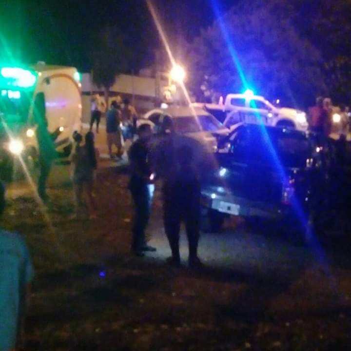 noticiasdel6's tweet photo. (AHORA) Colisión en avenida Quaranta y av Zapiola  #Posadas entre dos automóviles y una camioneta https://t.co/SqmrLb4doY