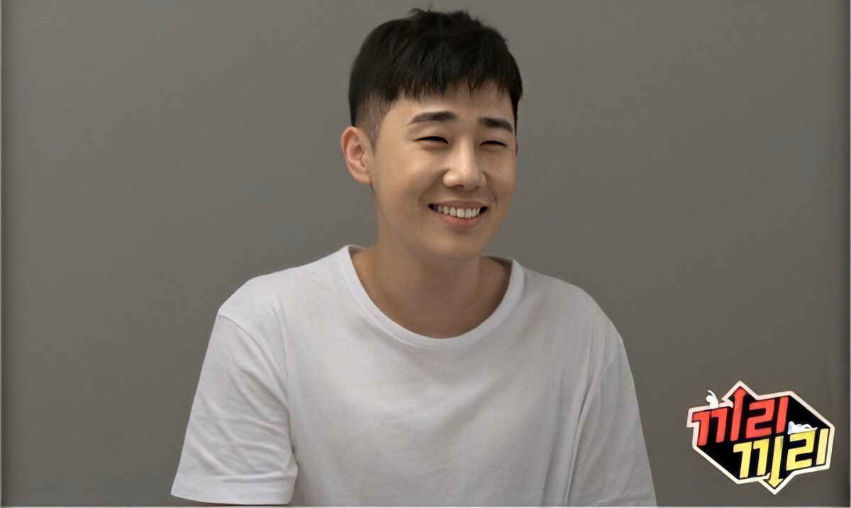 lawyergyu's tweet photo. Other Idols coming out of the army: WE! ARE! MANLY MEN! 

Gyu coming out of the Army: Hello I am B A B I E https://t.co/BJOR8AKFFm