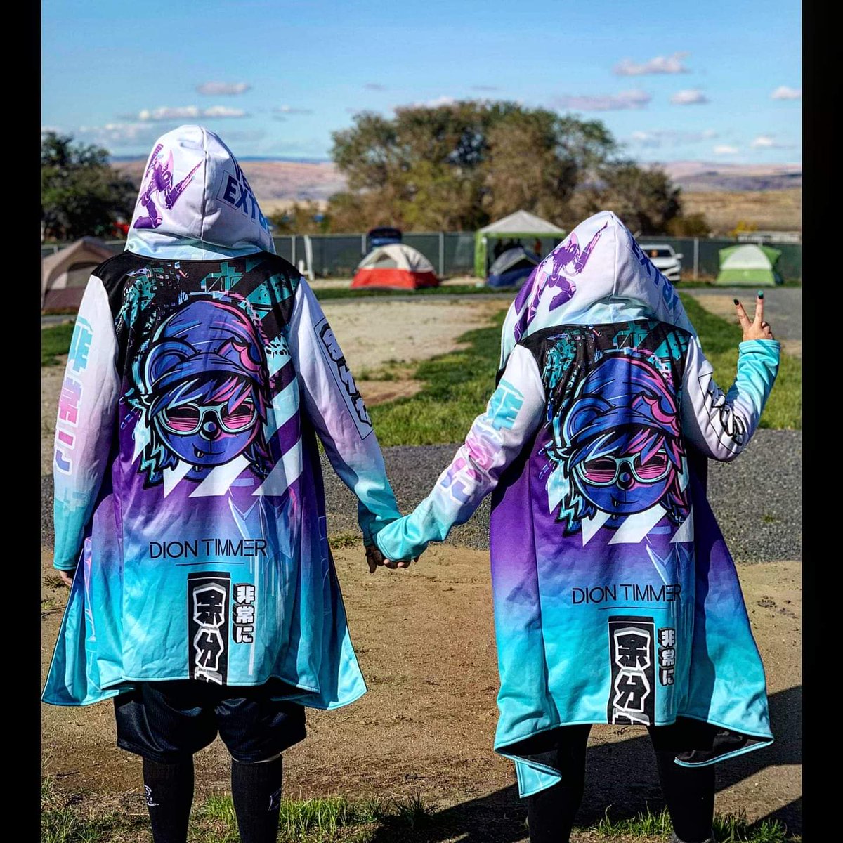 EynixxOfficial's tweet photo. Get you someone who stays #VERYEXTRA through the good and the bad 💜💙
#couplegoals #married #AlchemyTour #ScummyBears
@diontimmermusic @ScummyBears https://t.co/9Z6jmtZcQl
