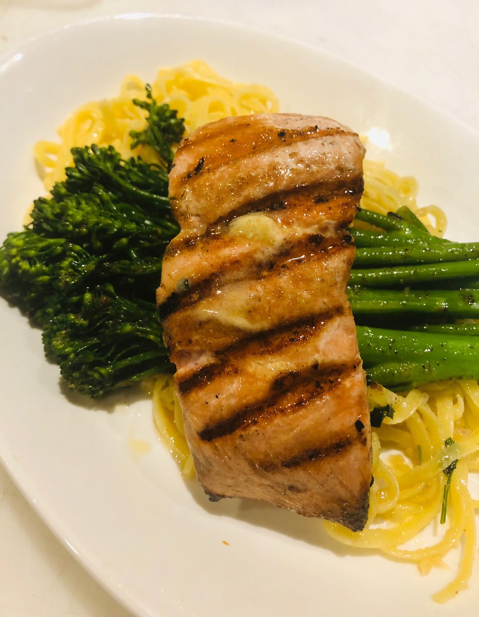 CottoEnoteca's tweet photo. We’ve got some tasty treats this month! Chorizo &amp; Pancetta Pizza w/ house made chorizo, pancetta, banana peppers, pomodoro, and mozzarella 🍕 We also have a delicious Grilled Salmon Linguini w/ broccoli rabe and garlic buttered linguini 🍝 Make your way through the ❄️ &amp; try them! https://t.co/Qye7Uoph2i