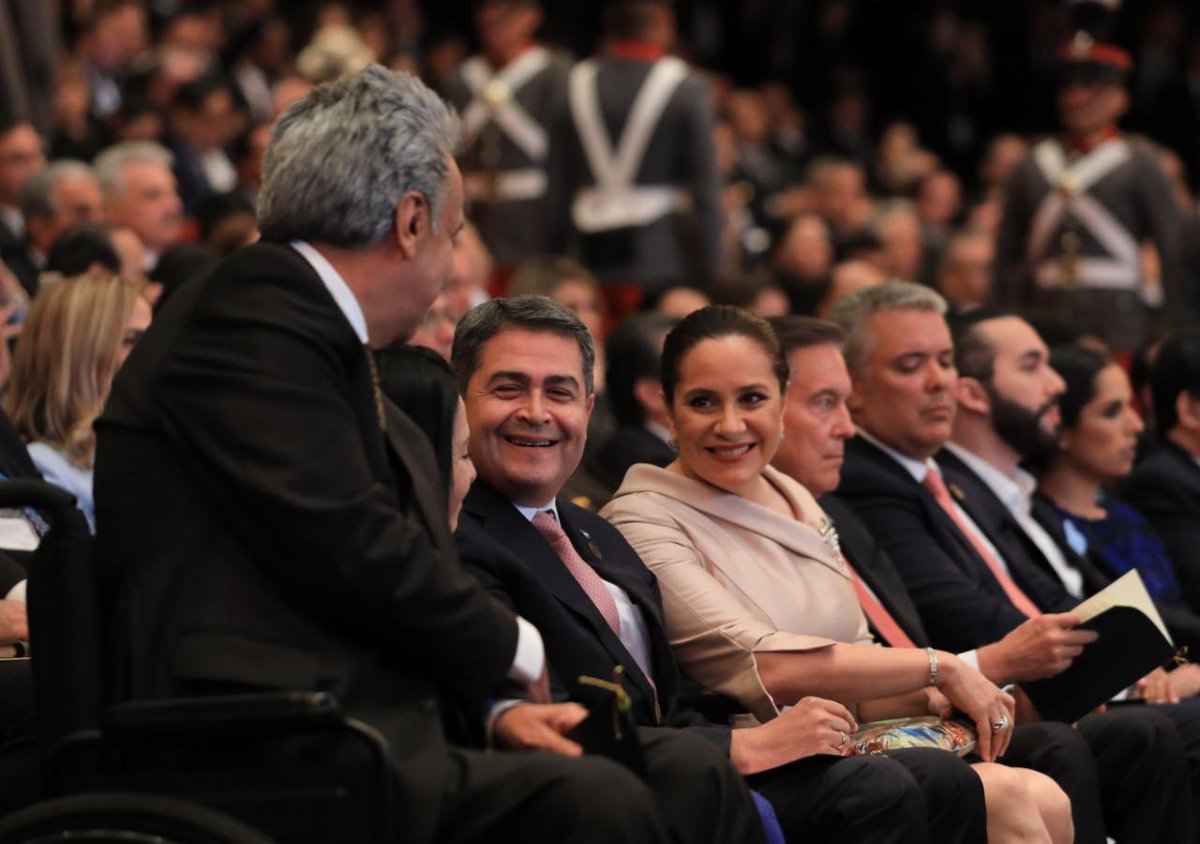 JuanOrlandoH's tweet photo. Contento de ser parte de esta gran fiesta en Guatemala y de acompañar al presidente @DrGiammattei en su toma de posesión. Reiteramos nuestros buenos deseos en su trabajo como primer servidor del pueblo guatemalteco.  #TMP2020 🇭🇳🇬🇹 https://t.co/XnqMuUGgwh