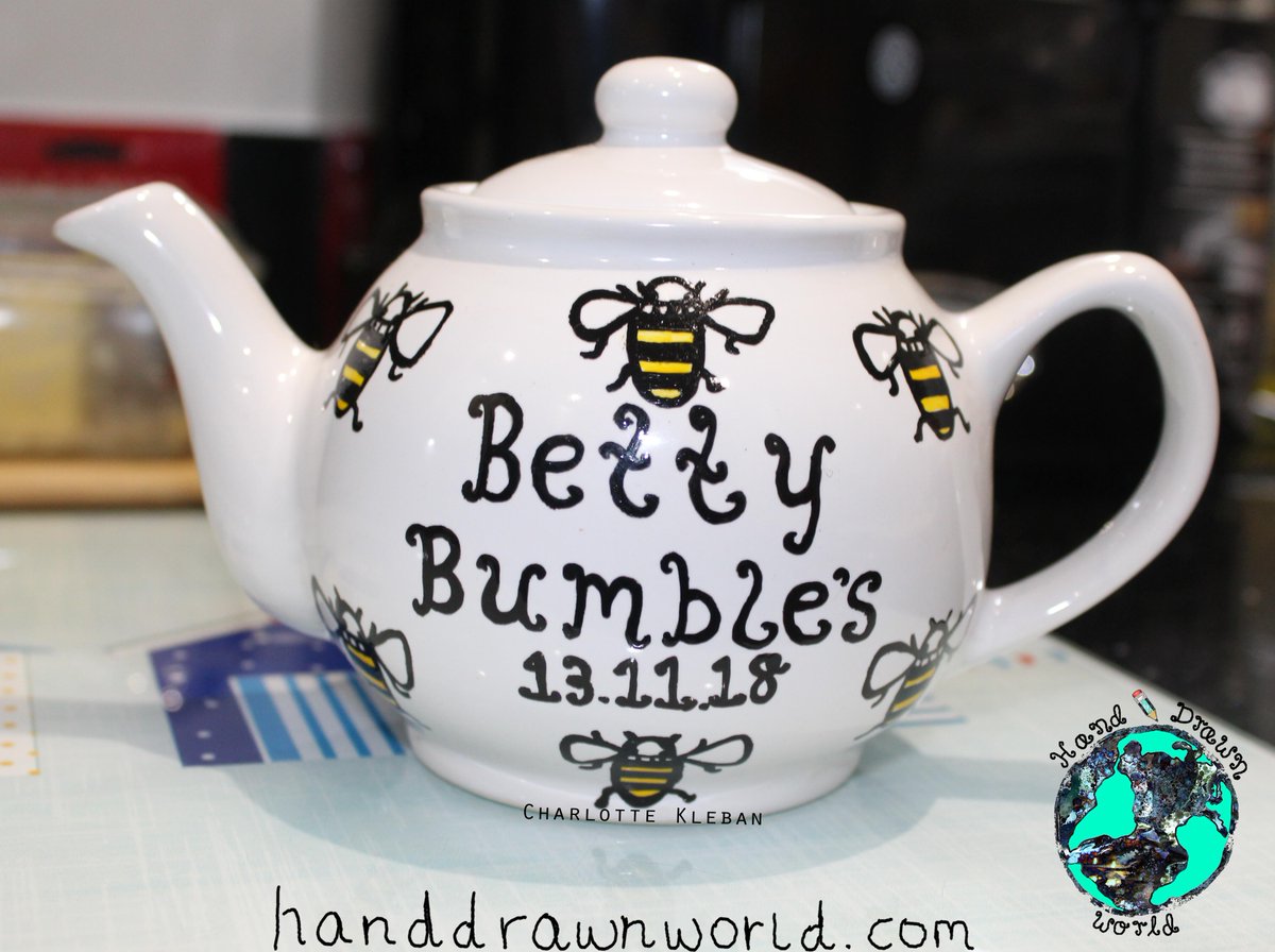 HandDrawnWorld_'s tweet photo. 🎵👏🏻 I’ll BEE there for you, when the tea starts to pour...🐝💛☕️

https://t.co/p1B2AuEhyt

#EarlyBiz #tealovers #beelovers #WednesdayThoughts #WednesdayWisdom #WednesdayMotivation https://t.co/CVKwa3yVCY