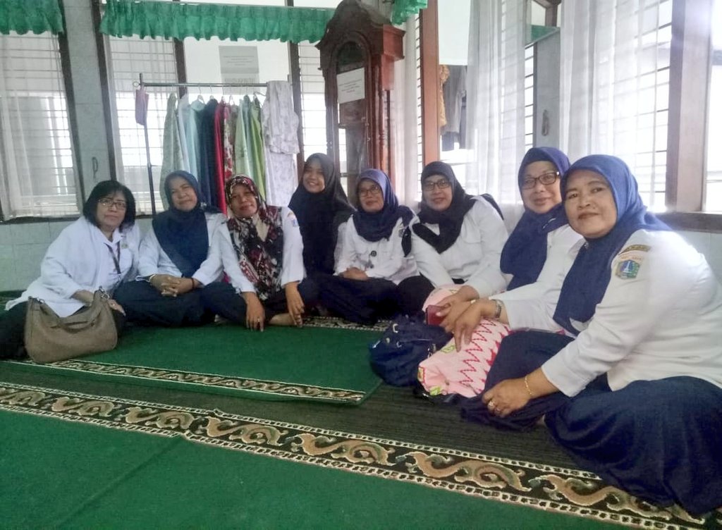 PSBIBD01's tweet photo. Menghadiri acara indahnya dhuha di Kantor Dinsos DKI Jakarta. "Ya Allah, sungguh waktu dhuha adalah milik-Mu. Yang ada hanya keagungan-Mu. Tiada lagi selain keindahan-Mu. Hanya ada kekuatan-Mu. Yang ada hanya kuasa-Mu. Tidak ada yang lain kecuali lindungan-Mu". @DinsosDKI1 😇 https://t.co/s9NPgqEUQt
