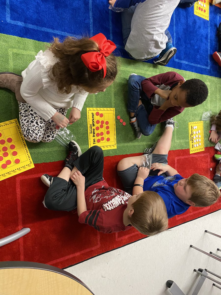 nmiller_class's tweet photo. Counting teen numbers on ten frames. Learning is fun together! @WhiteKnollElem https://t.co/mh6yrhCTZg