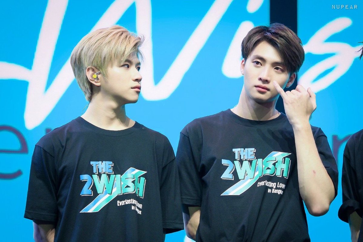LeYiZhiZhi's tweet photo. The  two best boys 💙💚
#dermaAngelx2wish https://t.co/LNTuUrAHYO