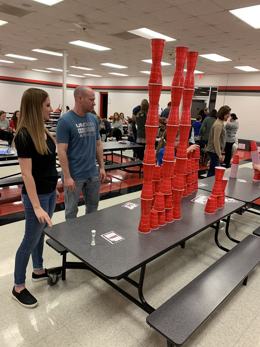 SnodgrassElla's tweet photo. Just a super, fun, family Stem Night hosted by 3rd grade! #LISDFutureFocus https://t.co/Nx3A1zprf0
