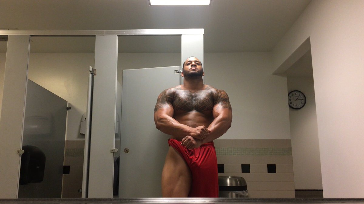 Venom on X: Retweet if muscle turns you on t.cozz7vkgPrEI  X