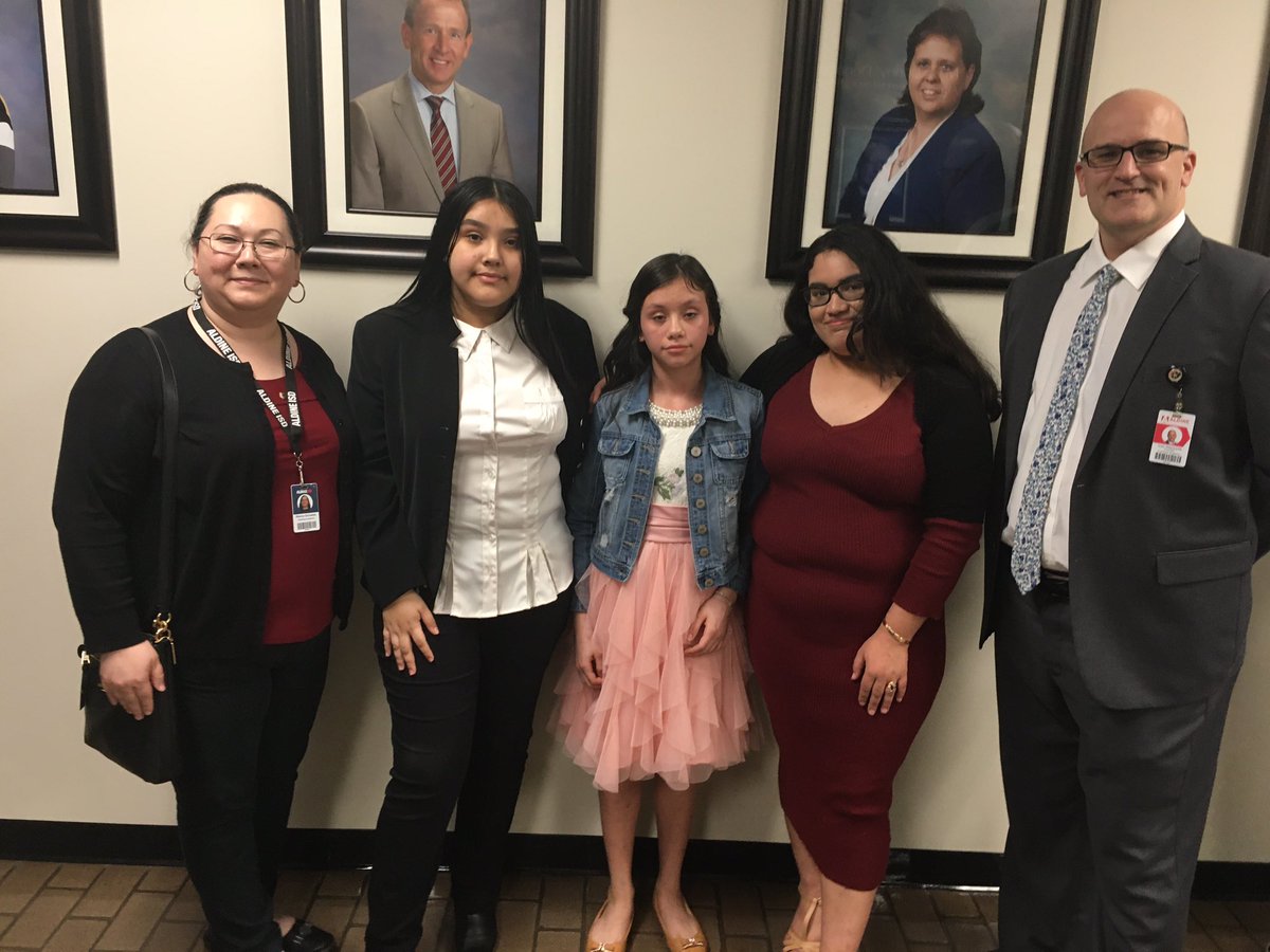 @Grantham_AISD students competed in & won the national #CongressionalAppChallenge ! 3 students recognized tonight by @RepSylviaGarcia for their coding- won a trip to DC, Amazon gift cards, and reception. Work to be displayed for 1 year @ Congressional building!! @AldineISD