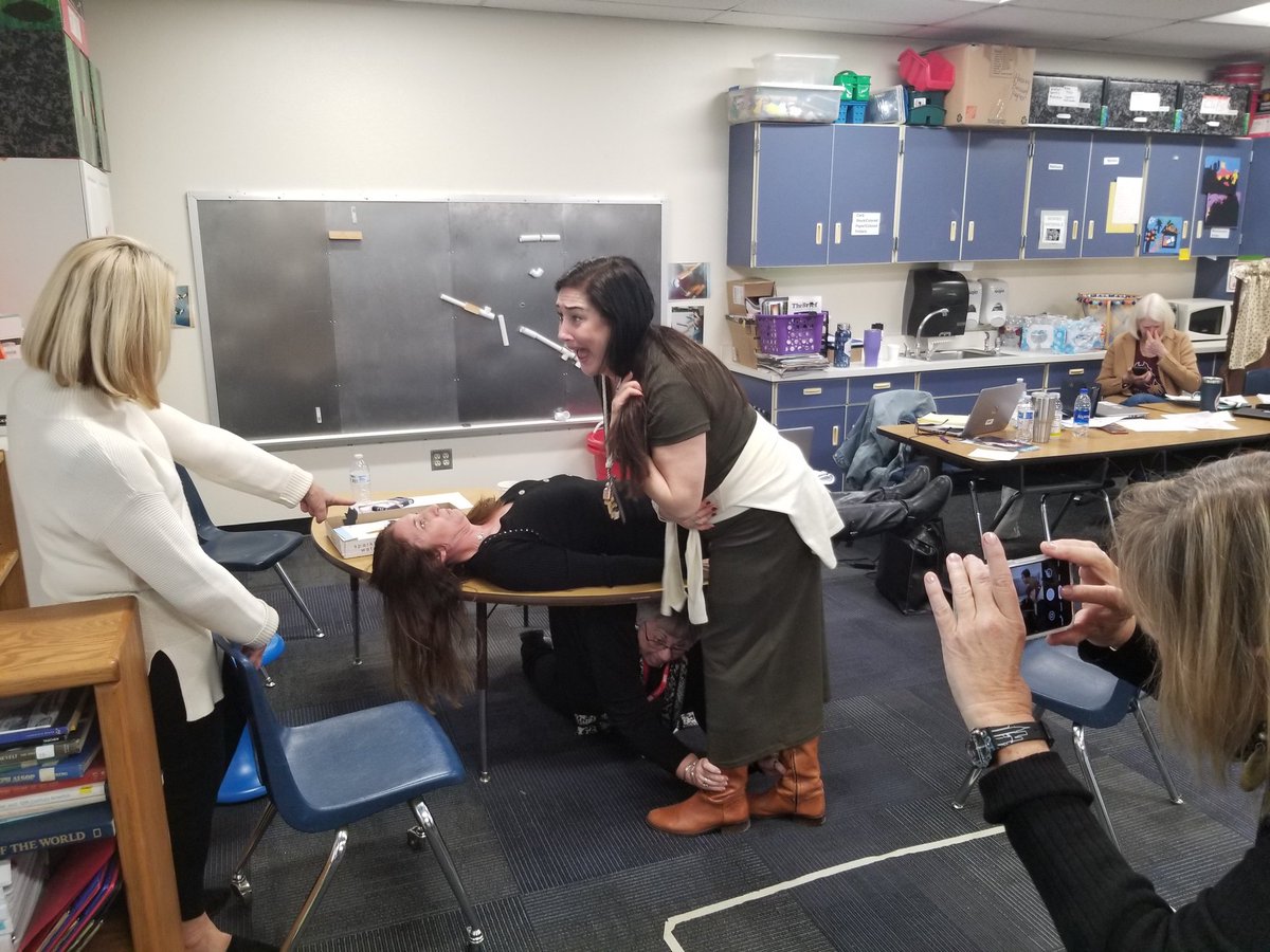 LagunaSUSD's tweet photo. Laguna teachers and students spent the day learning how to use technology to integrate the arts through Digital Storytelling. @ScottsdaleArts #thisisSTEAM #STEAM https://t.co/4mdm37kYAX