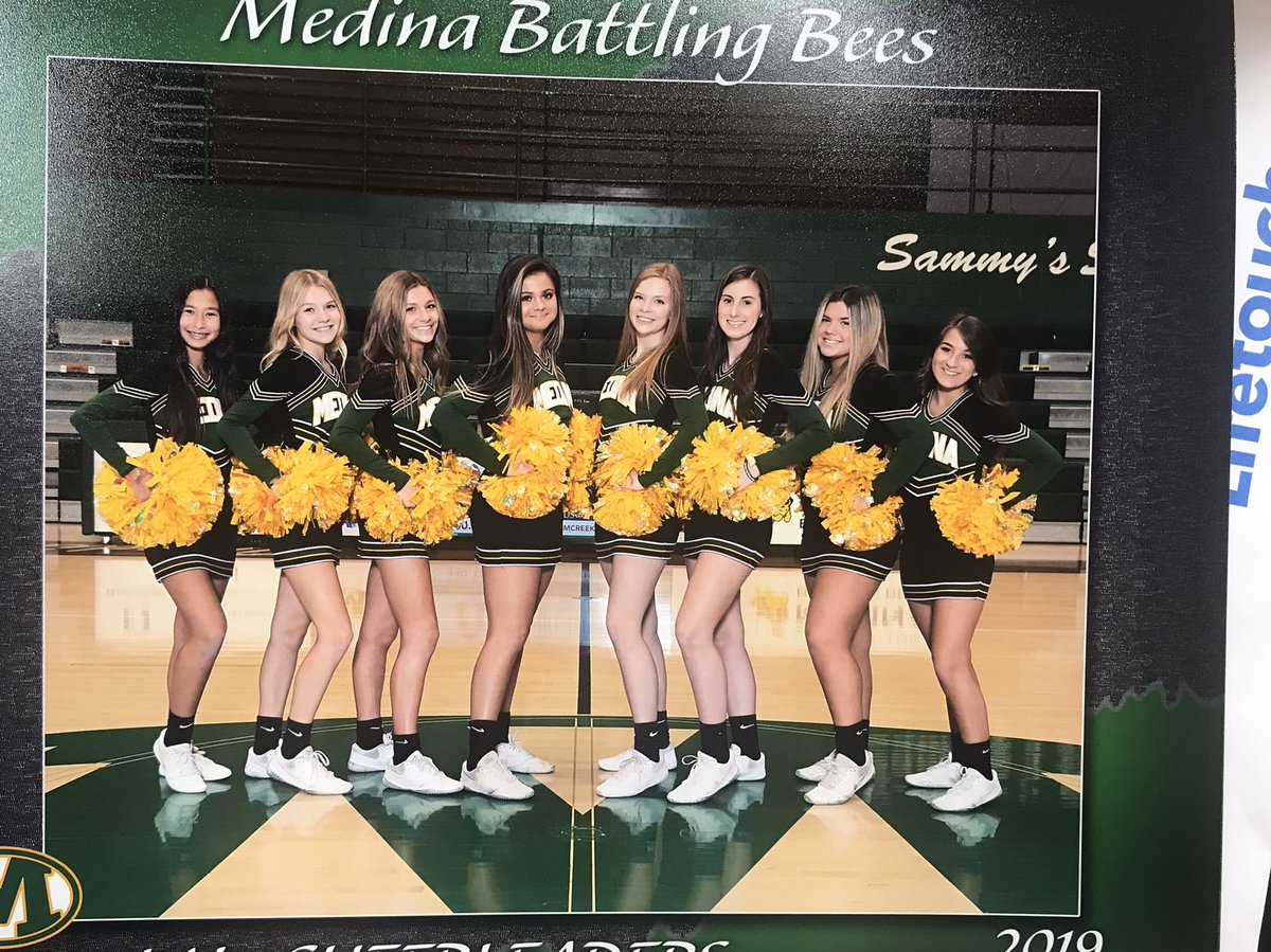 cheermhs3's tweet photo. 🐝 💗 https://t.co/ZDtcfMoDwF