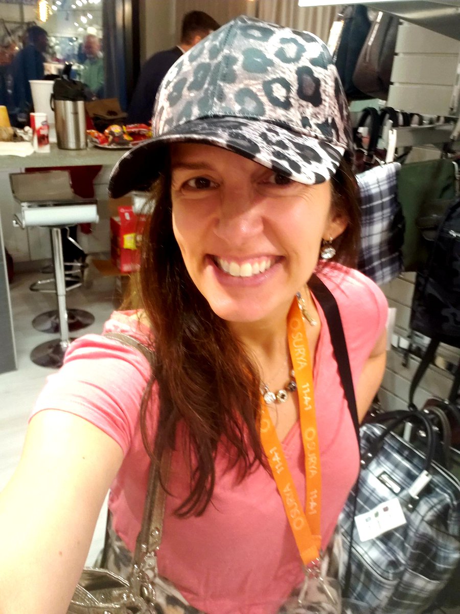 CarrieTergin's tweet photo. At @AmericasMartATL Can't wait for these hats to arrive at @CarriesHallmark Fall '20 Collection! Hold one for me! #SelfiewiththeMayor #HallmarkMayor #CarriesHallmark https://t.co/xBG8aFQHoT